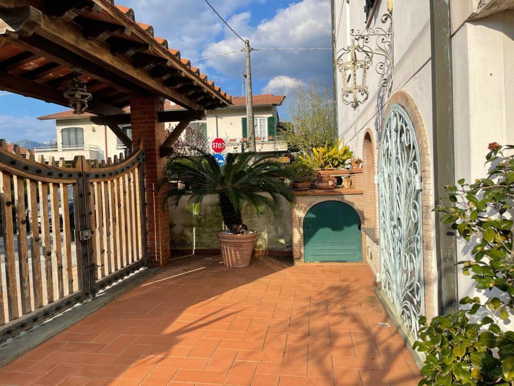 Raffinato Bilocale A Lido Di Camaiore Vicino Al Mare Exterior foto